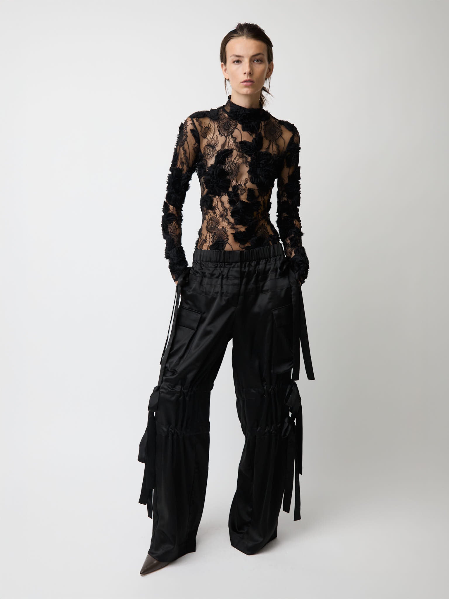The Freja top in black lace