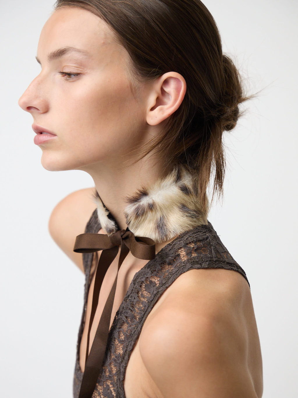 The small choker in faux fur