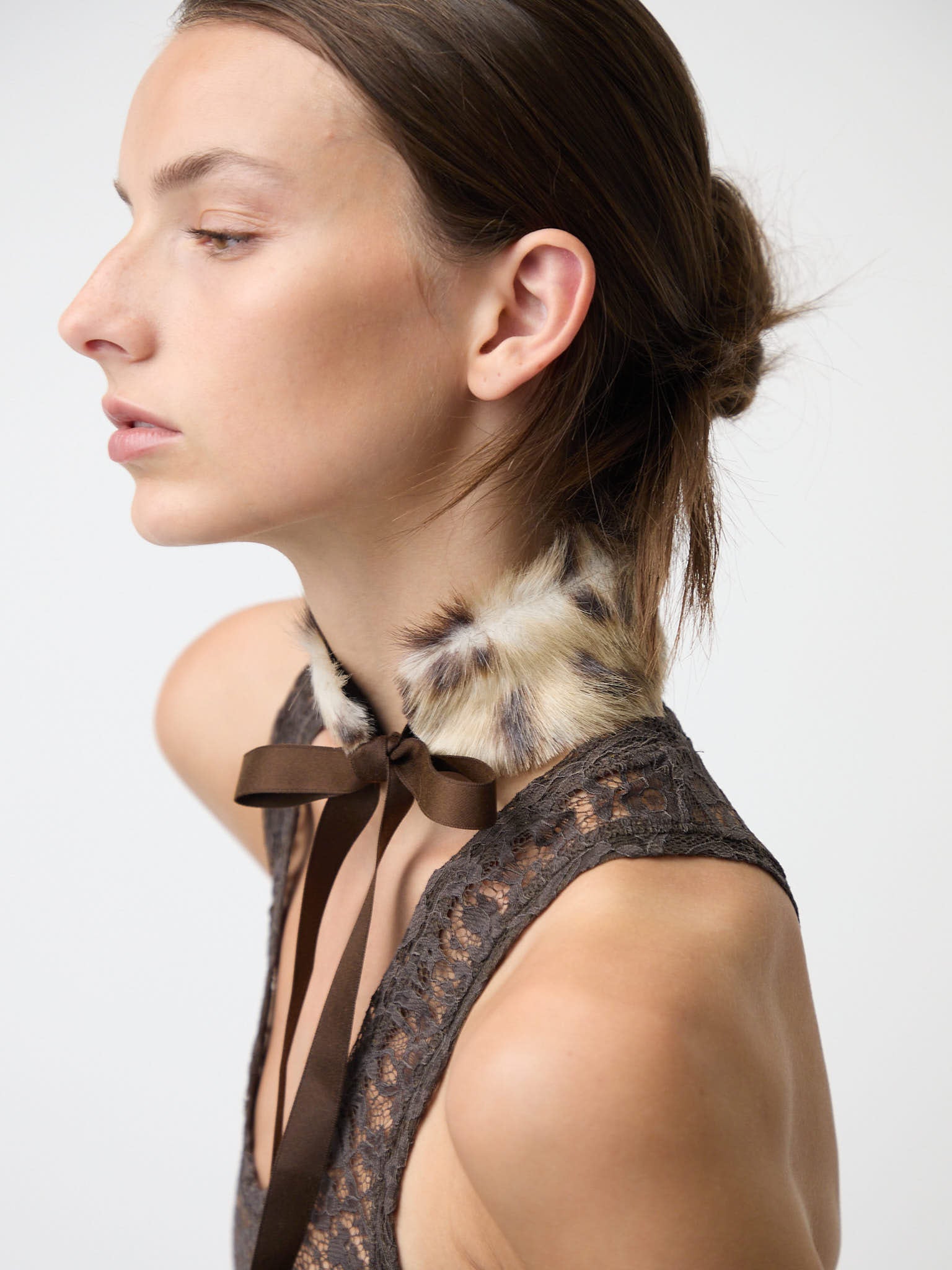 The small choker in faux fur