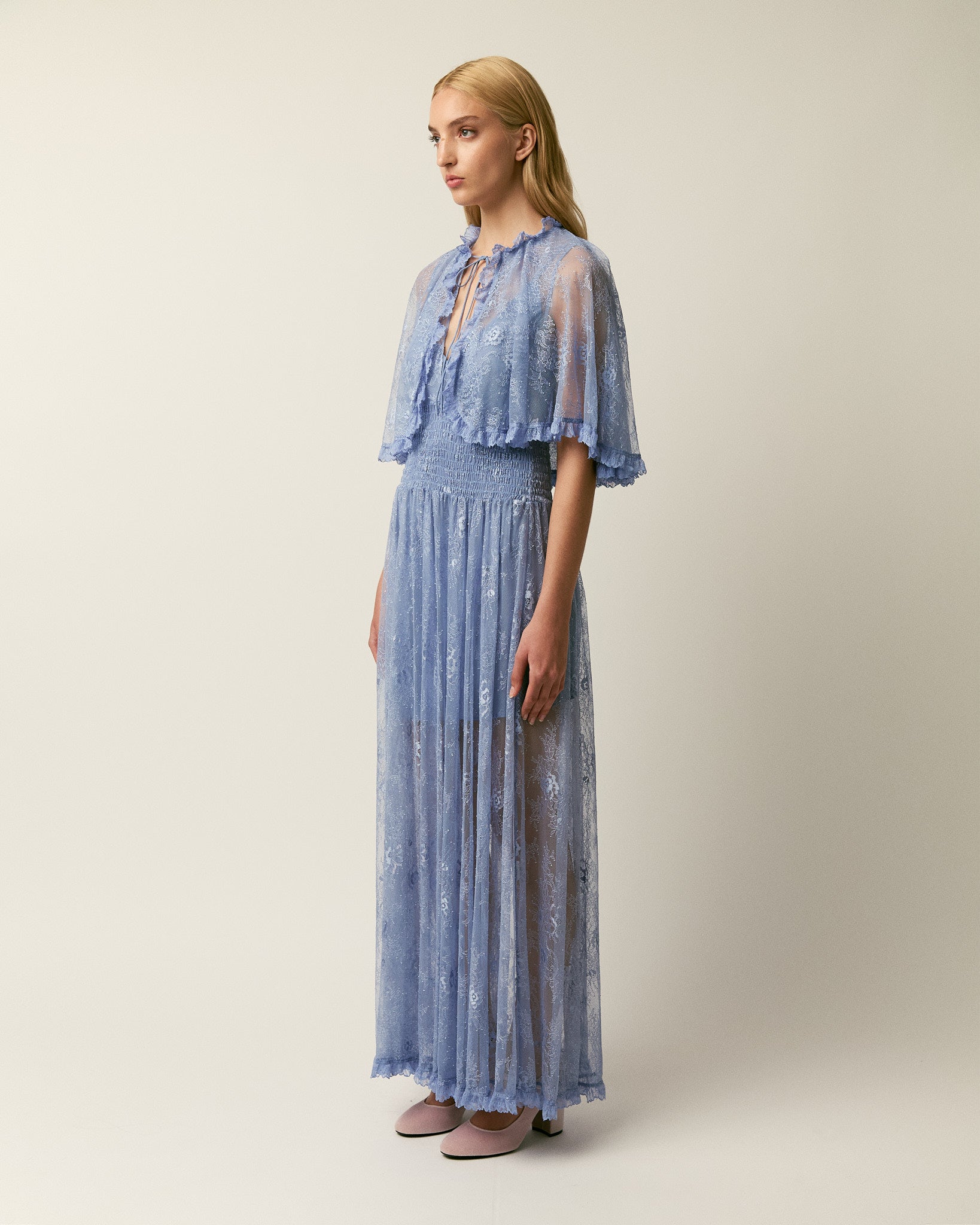 The Tissy gown in lace