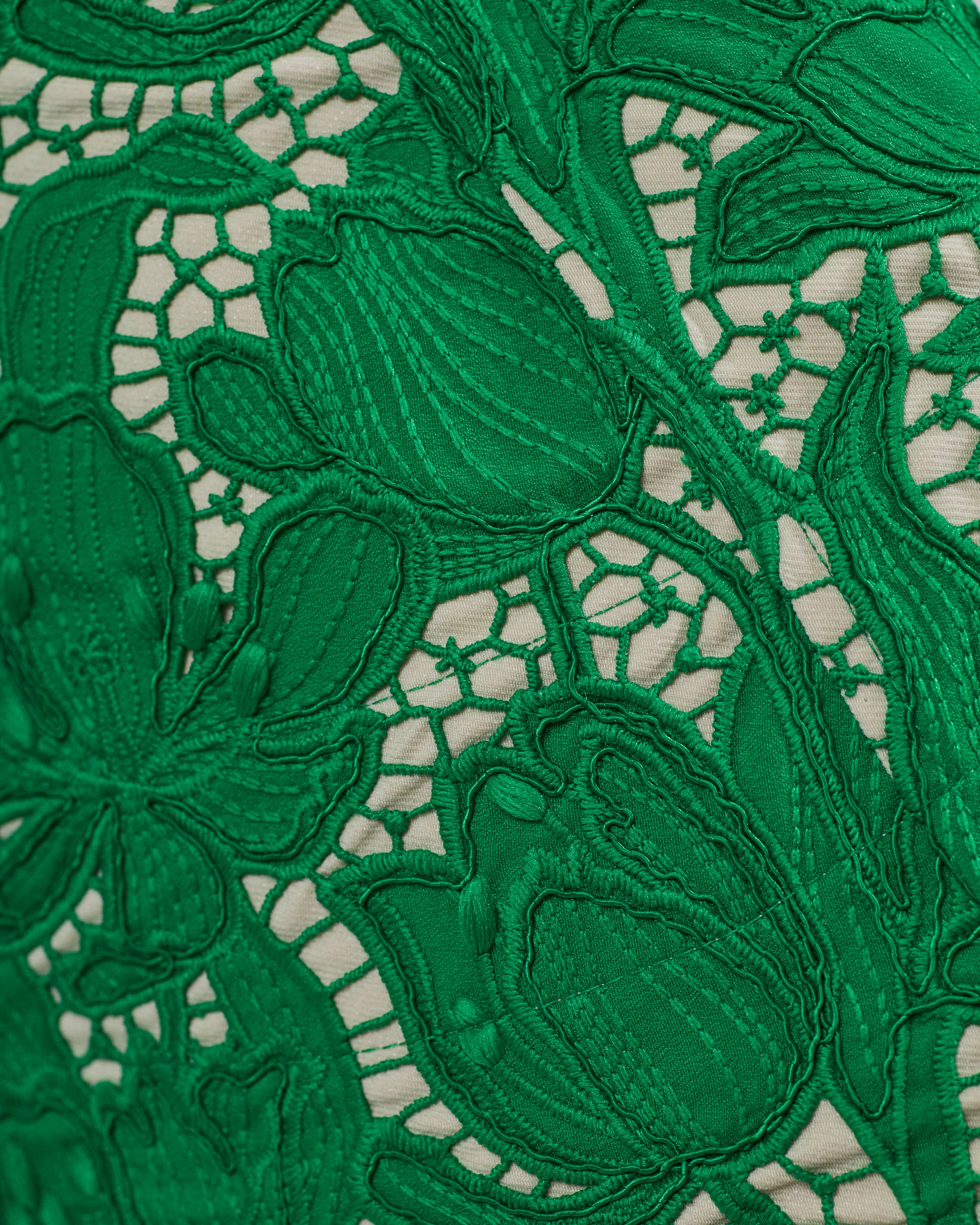 The Kalle skirt in guipure lace