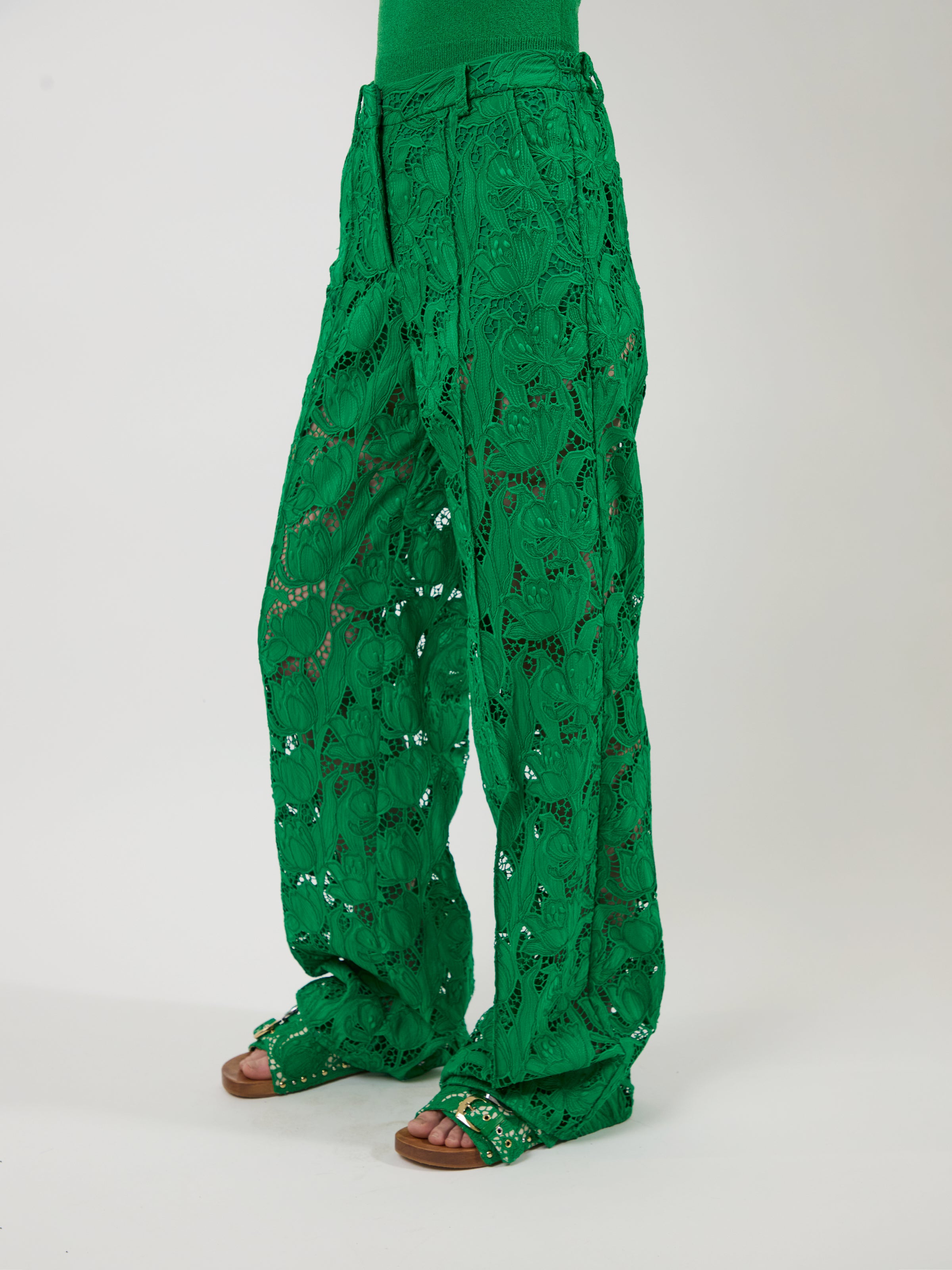 The Elin pants in guipure lace