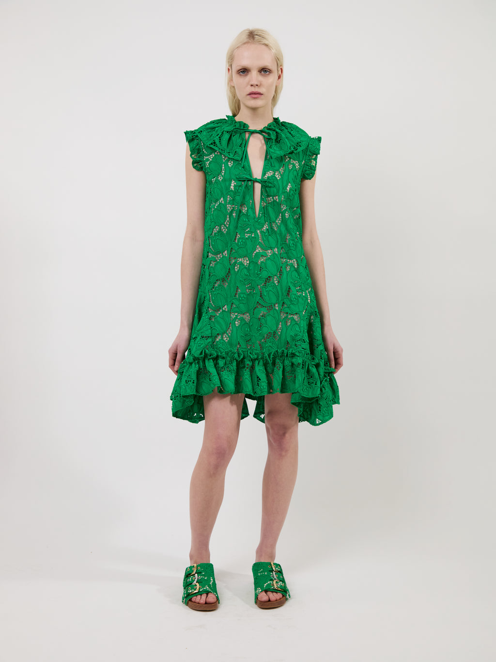 The Nora dress in guipure lace