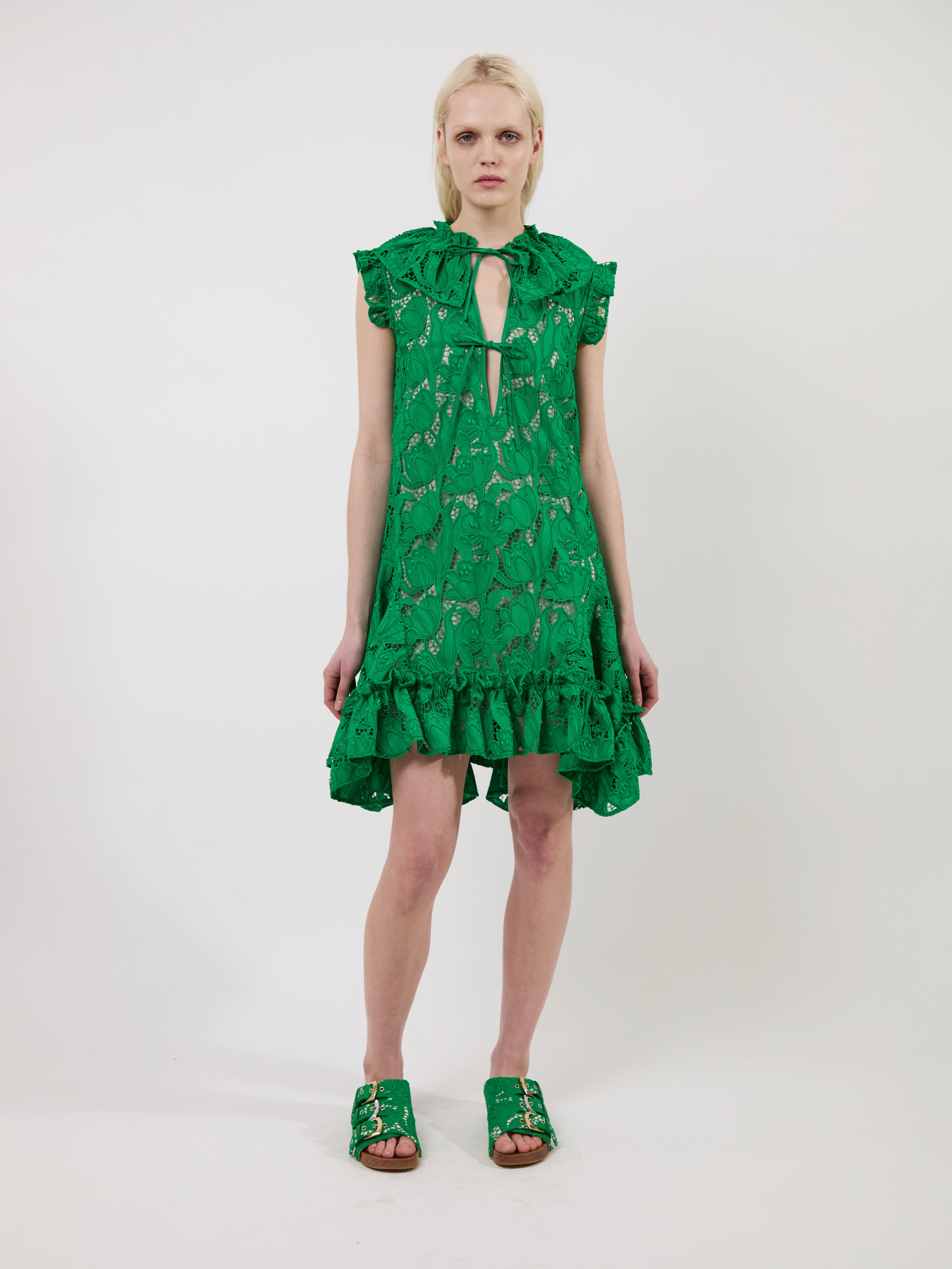 The Nora dress in guipure lace