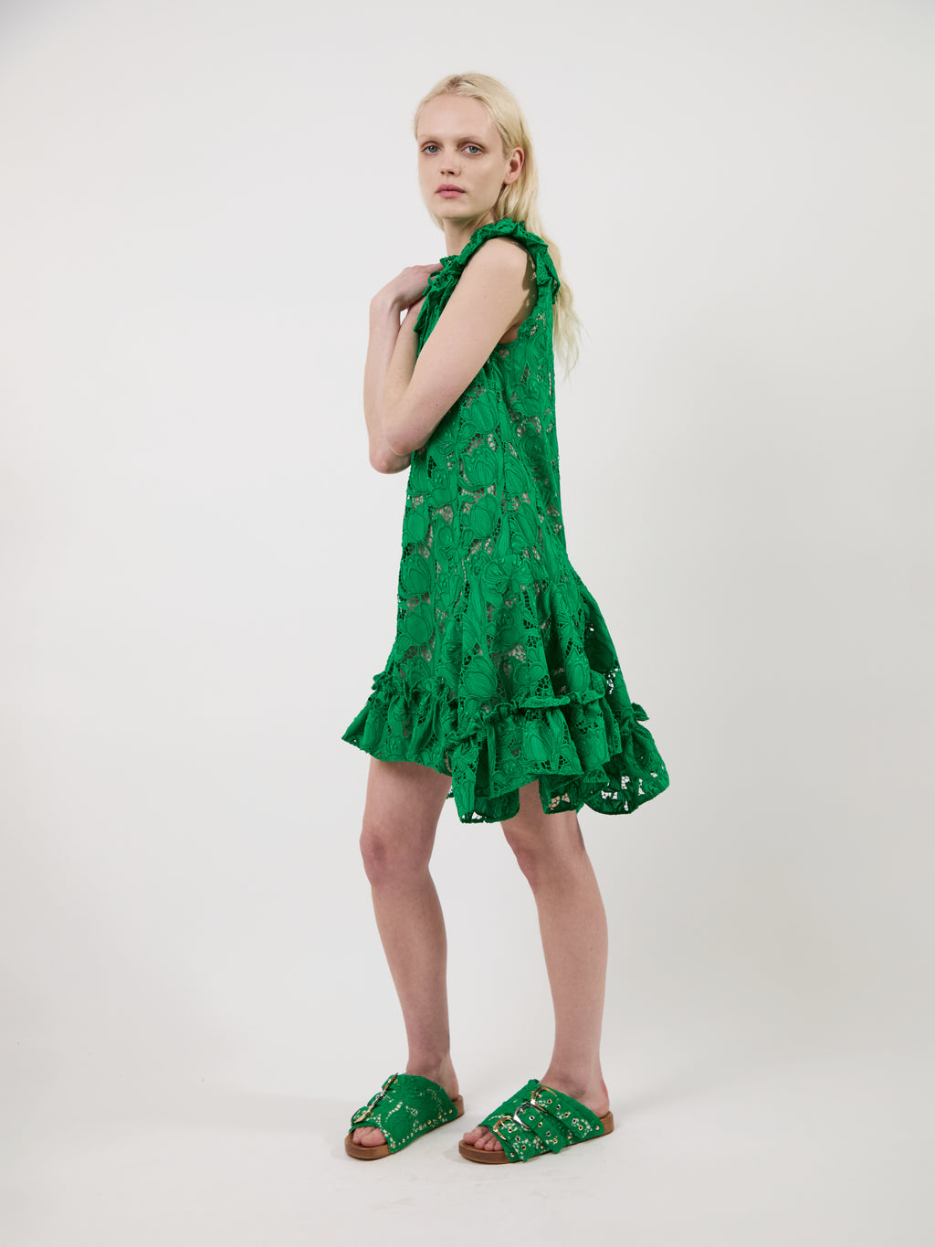 The Nora dress in guipure lace