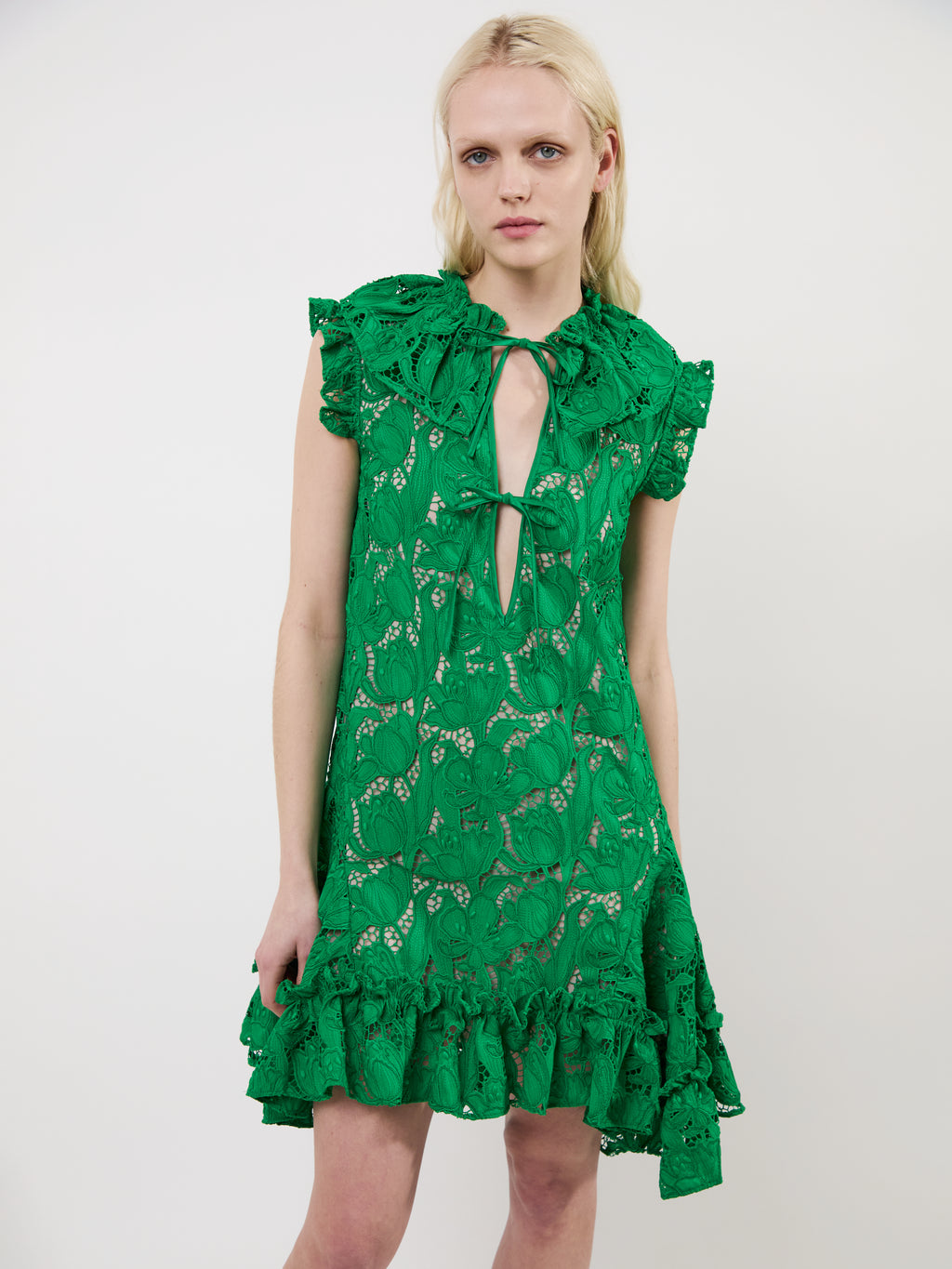 The Nora dress in guipure lace