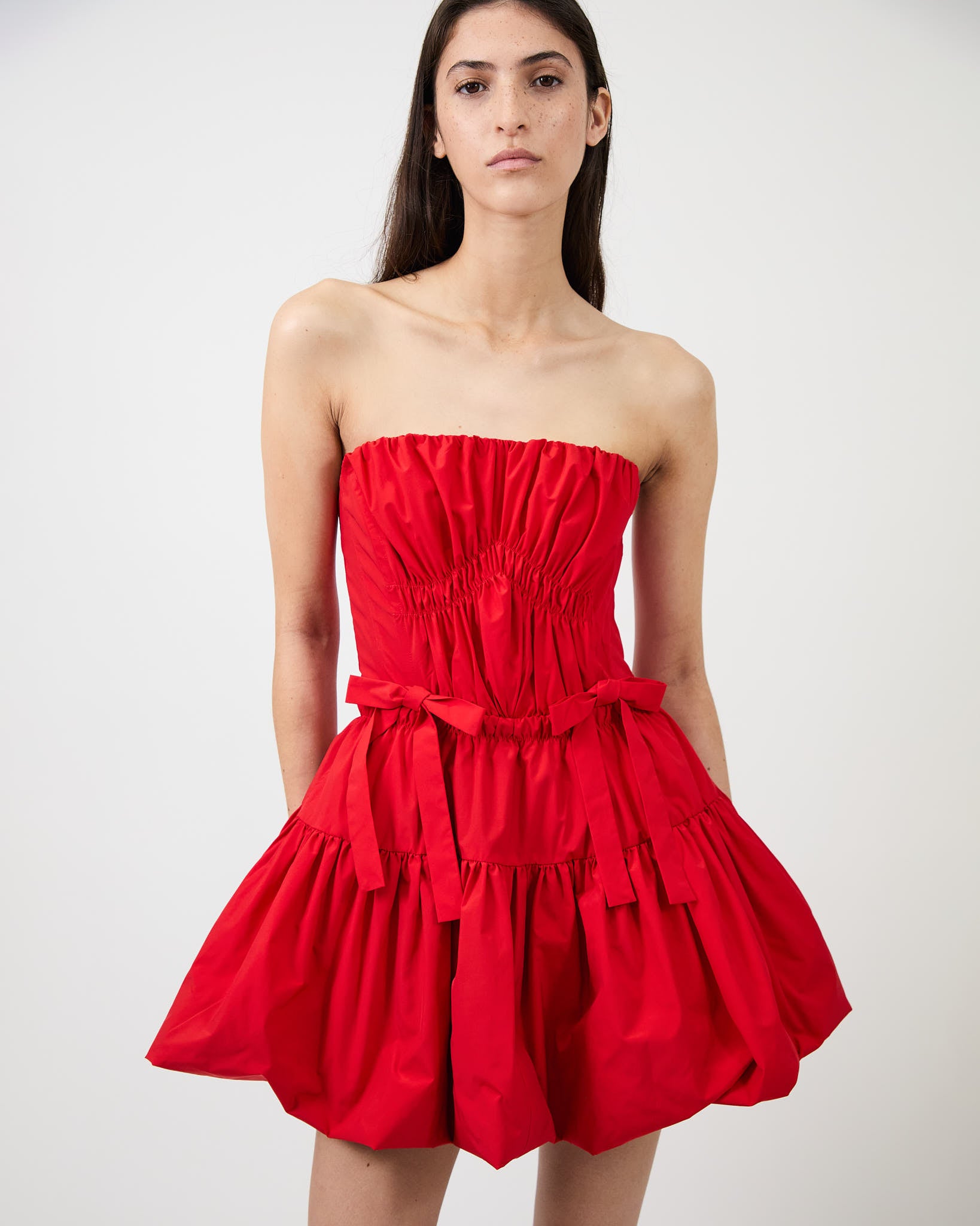 The Kamilla dress in red tech taffeta