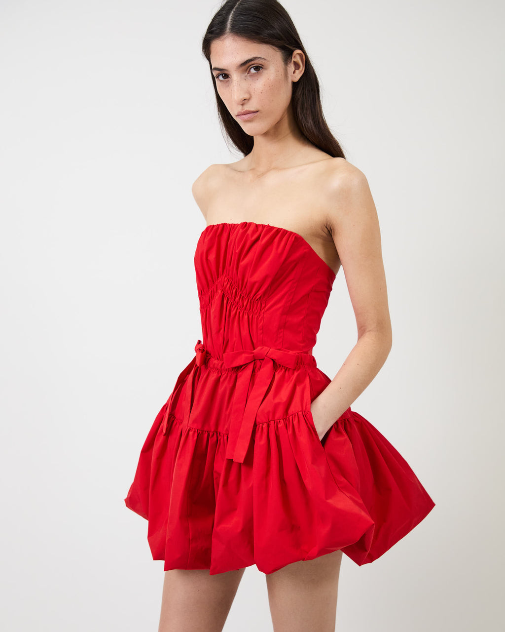 The Kamilla dress in red tech taffeta