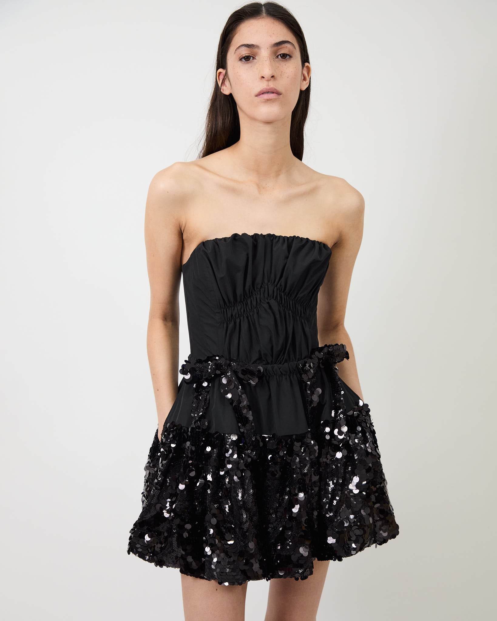 The Kamilla dress in sequins