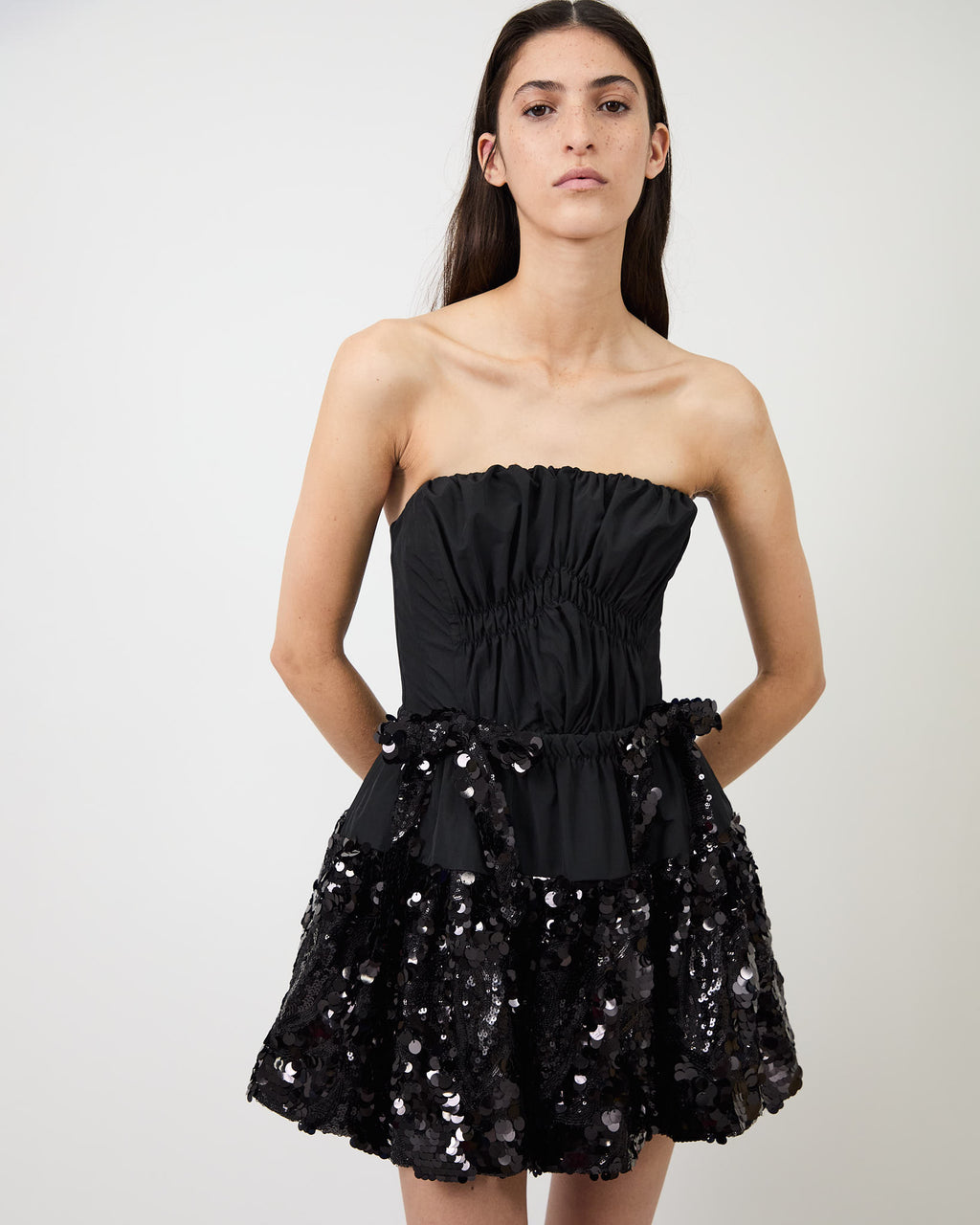 The Kamilla dress in sequins