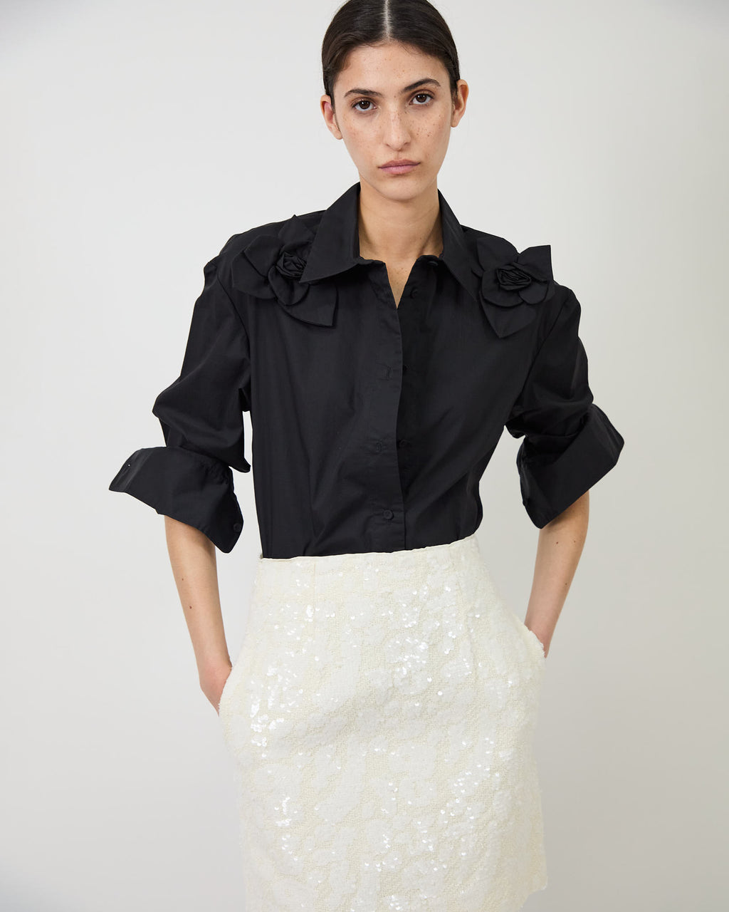 The Flor shirt in black