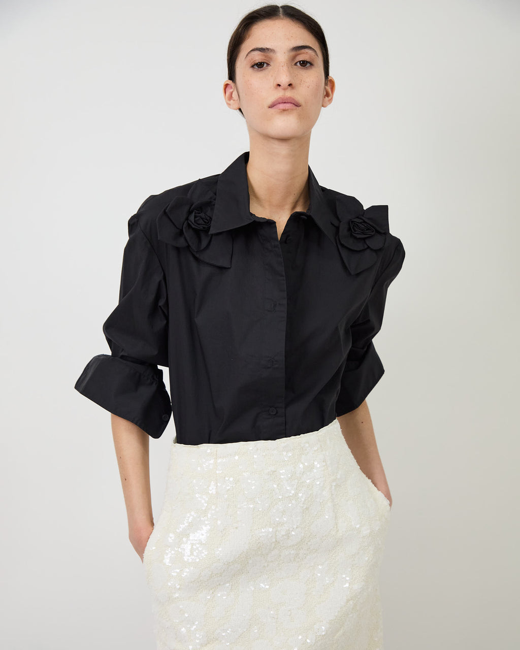 The Flor shirt in black