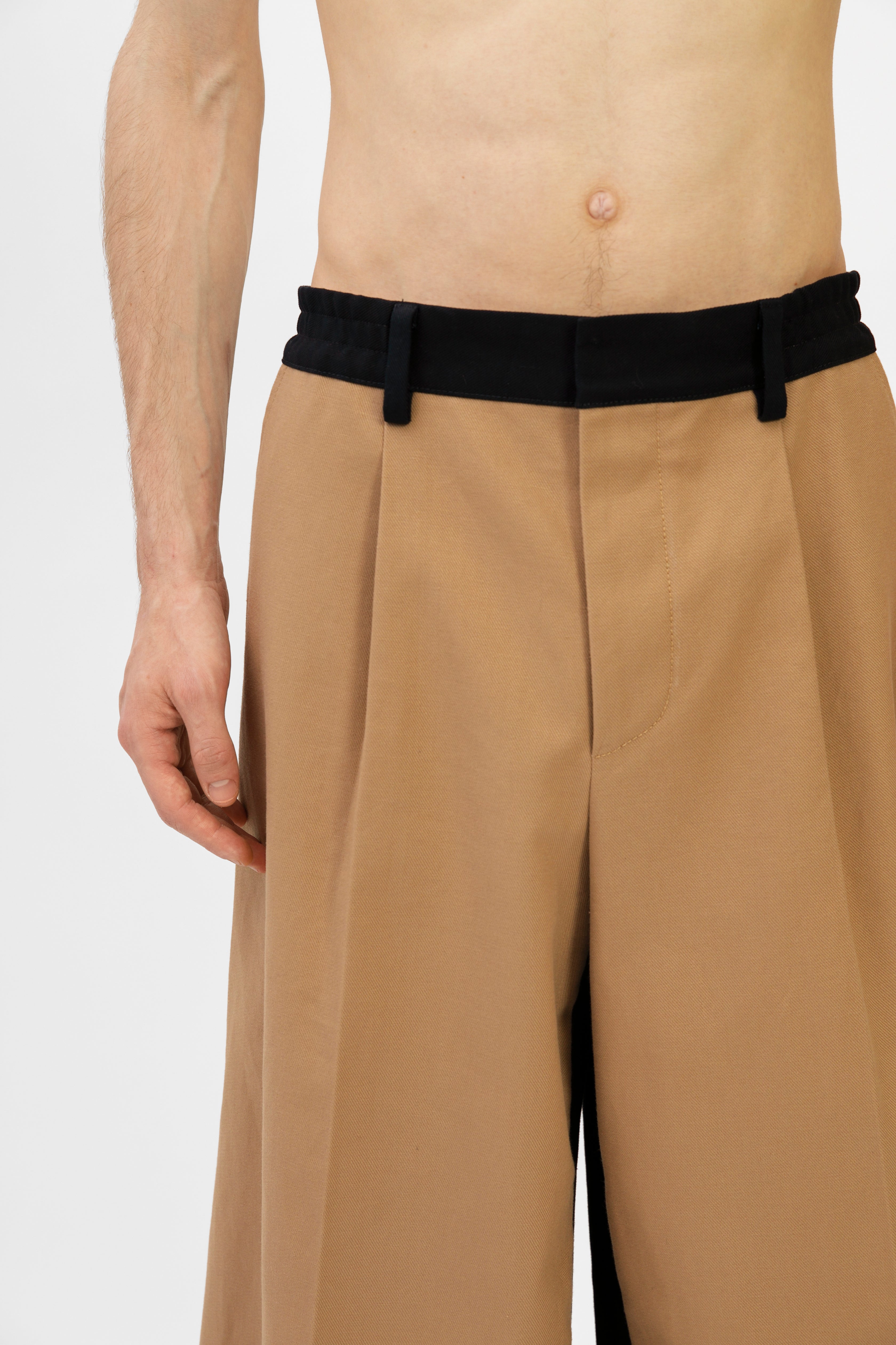 The two-toned Tate pants