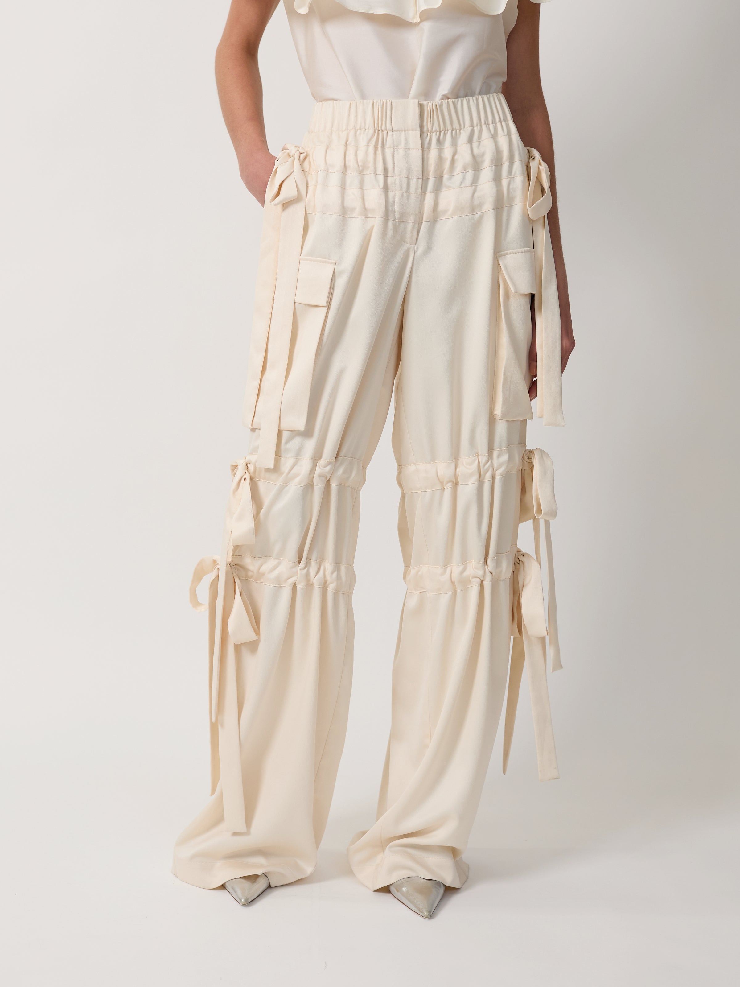 The Odin trousers in cream satin