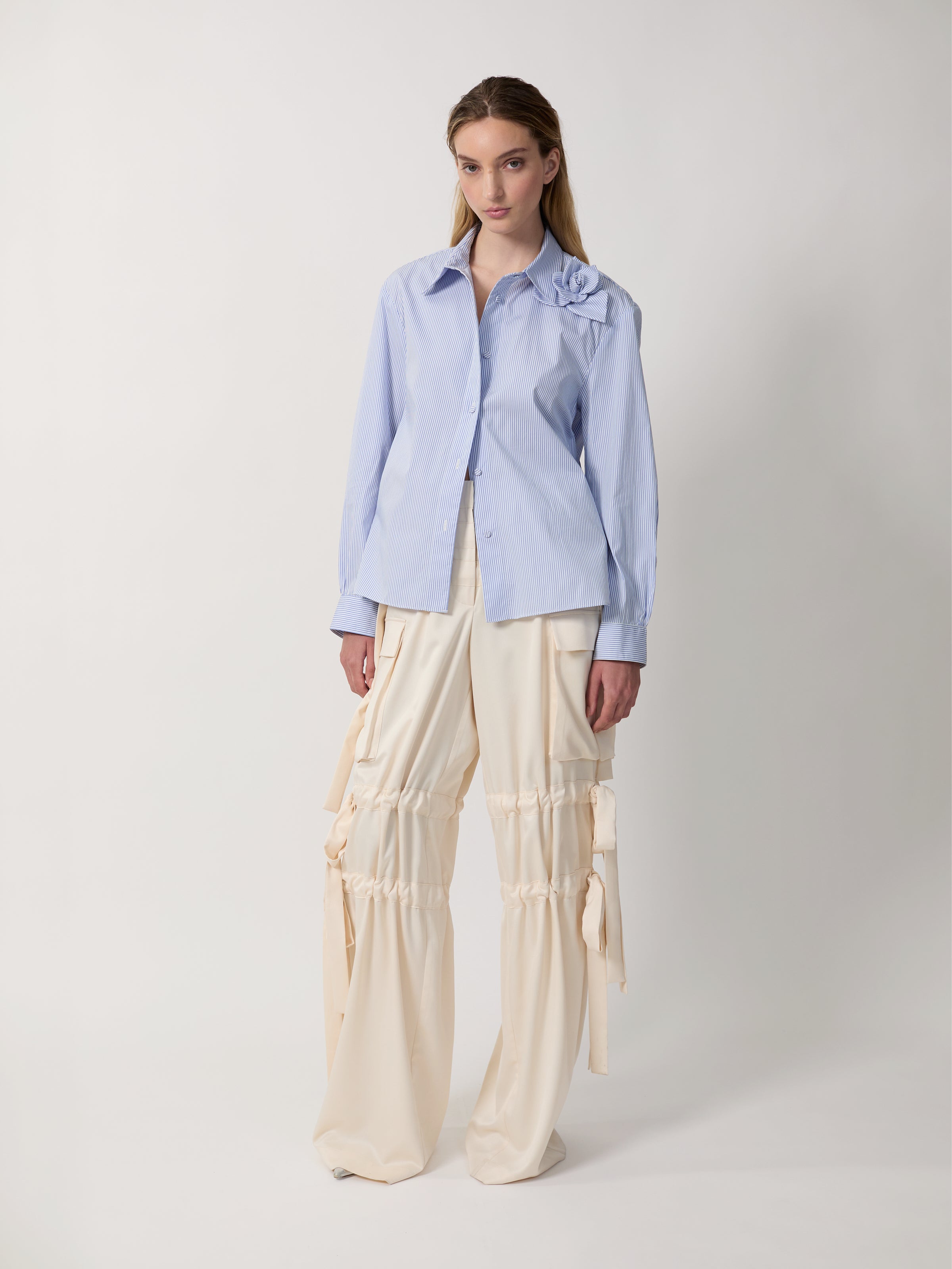 The Flor shirt in sky blue pinstripe