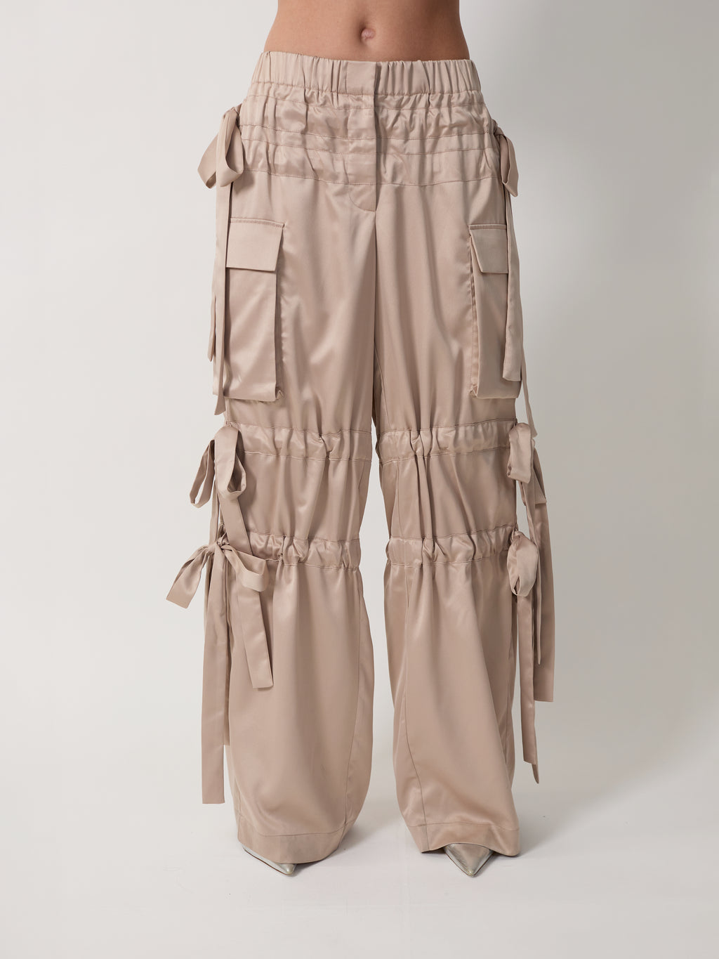 The Odin trousers in taupe satin