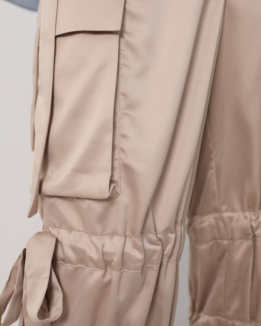 The Odin trousers in taupe satin
