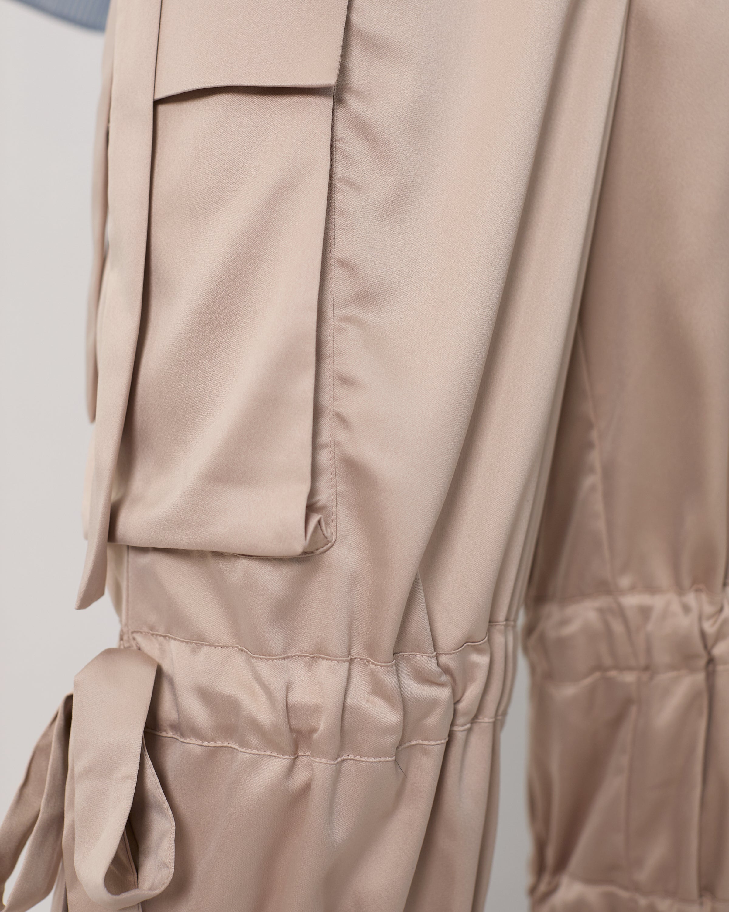 The Odin trousers in taupe satin