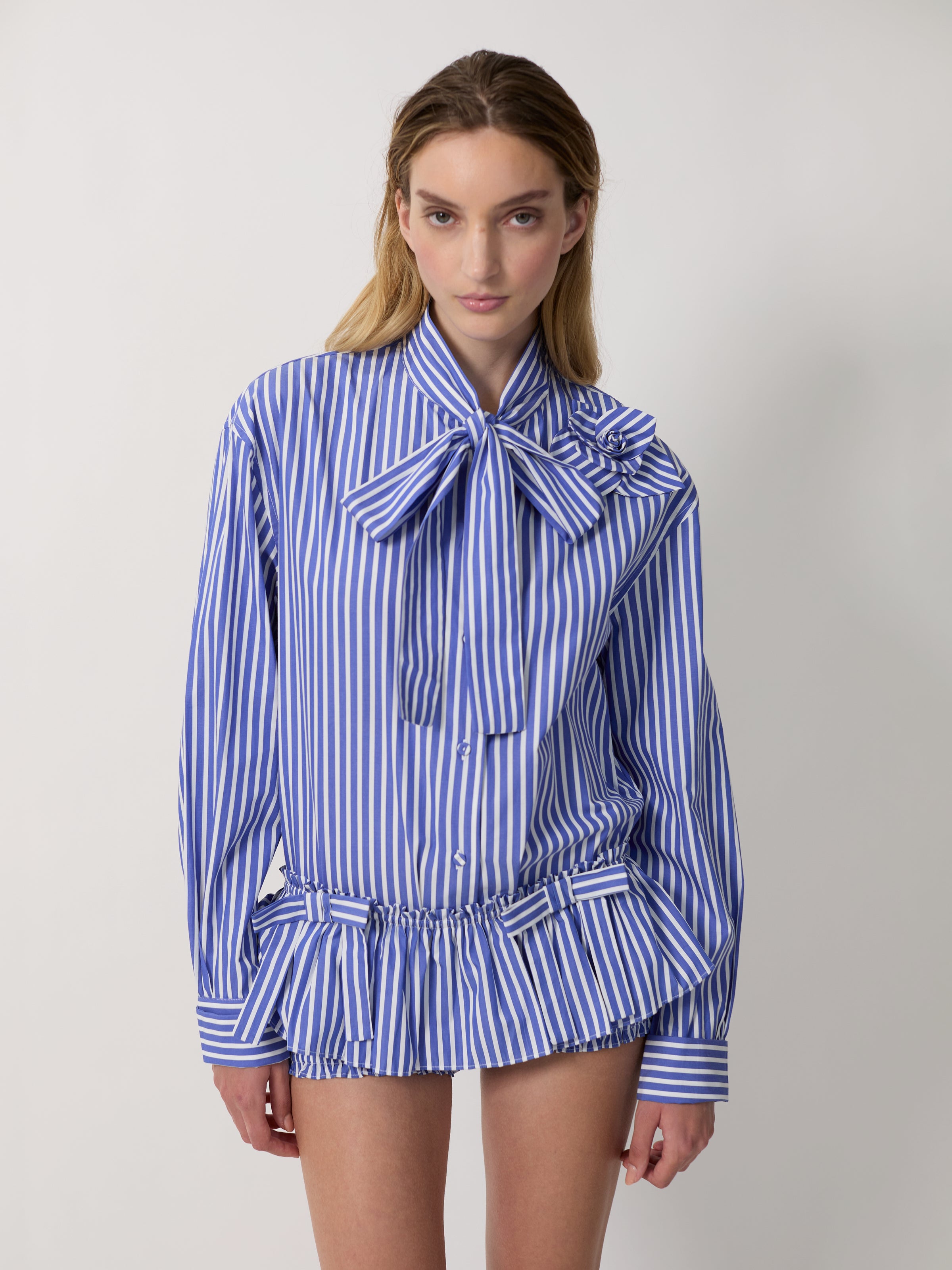 The tied Flor shirt in blue
