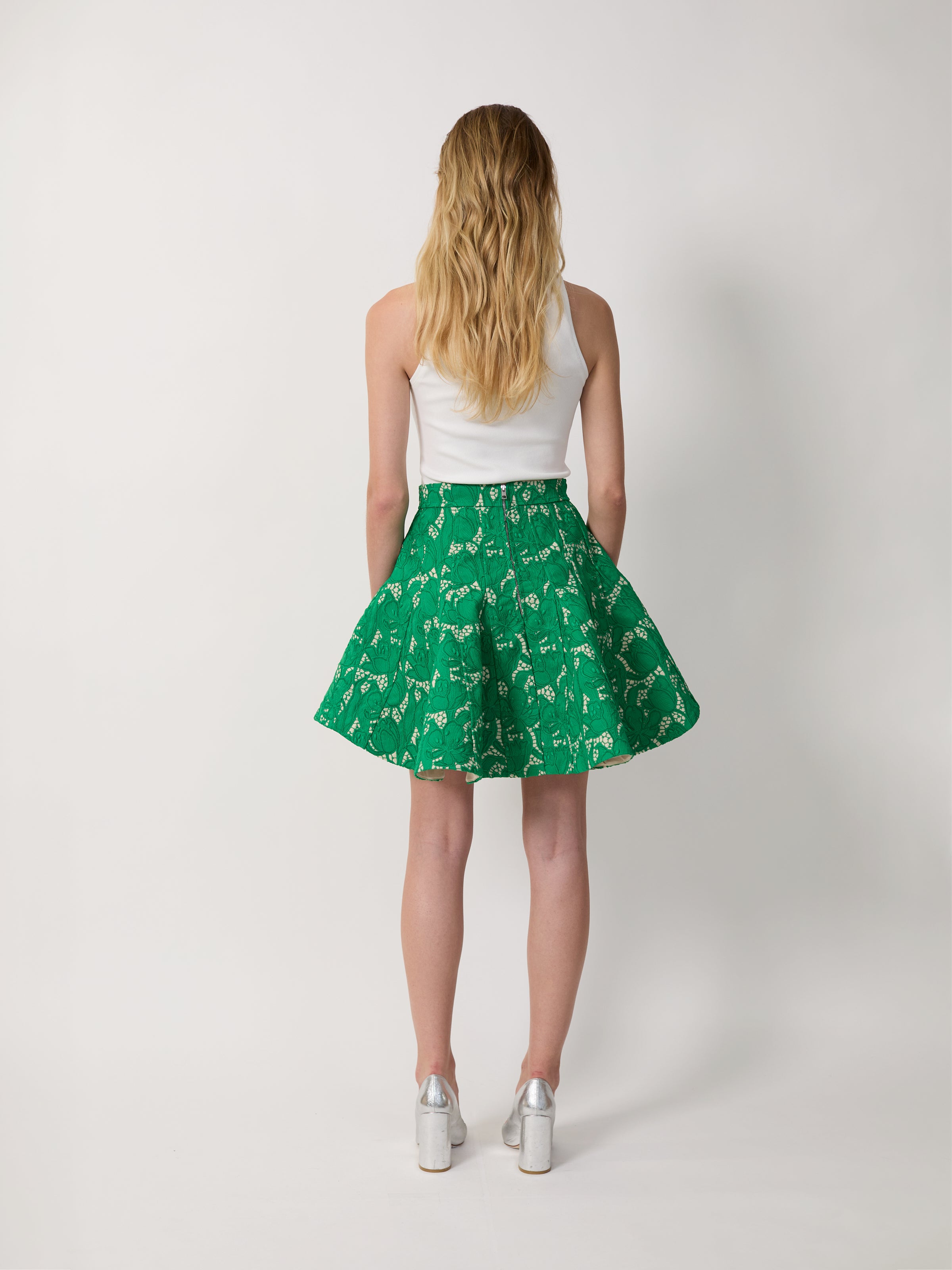 The Kalle skirt in guipure lace