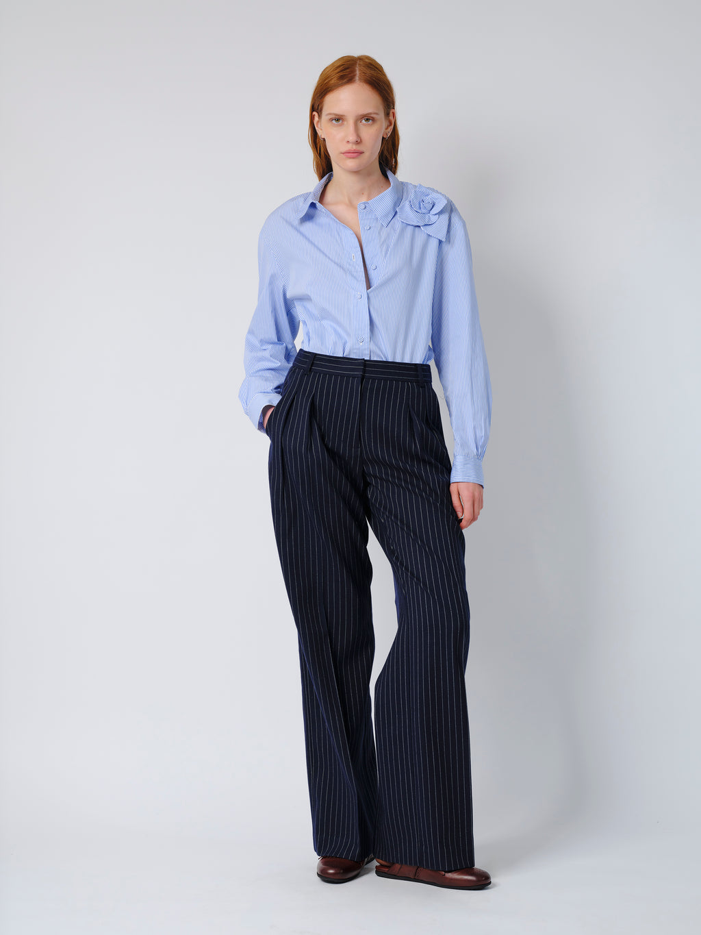 The Flor shirt in sky blue pinstripe