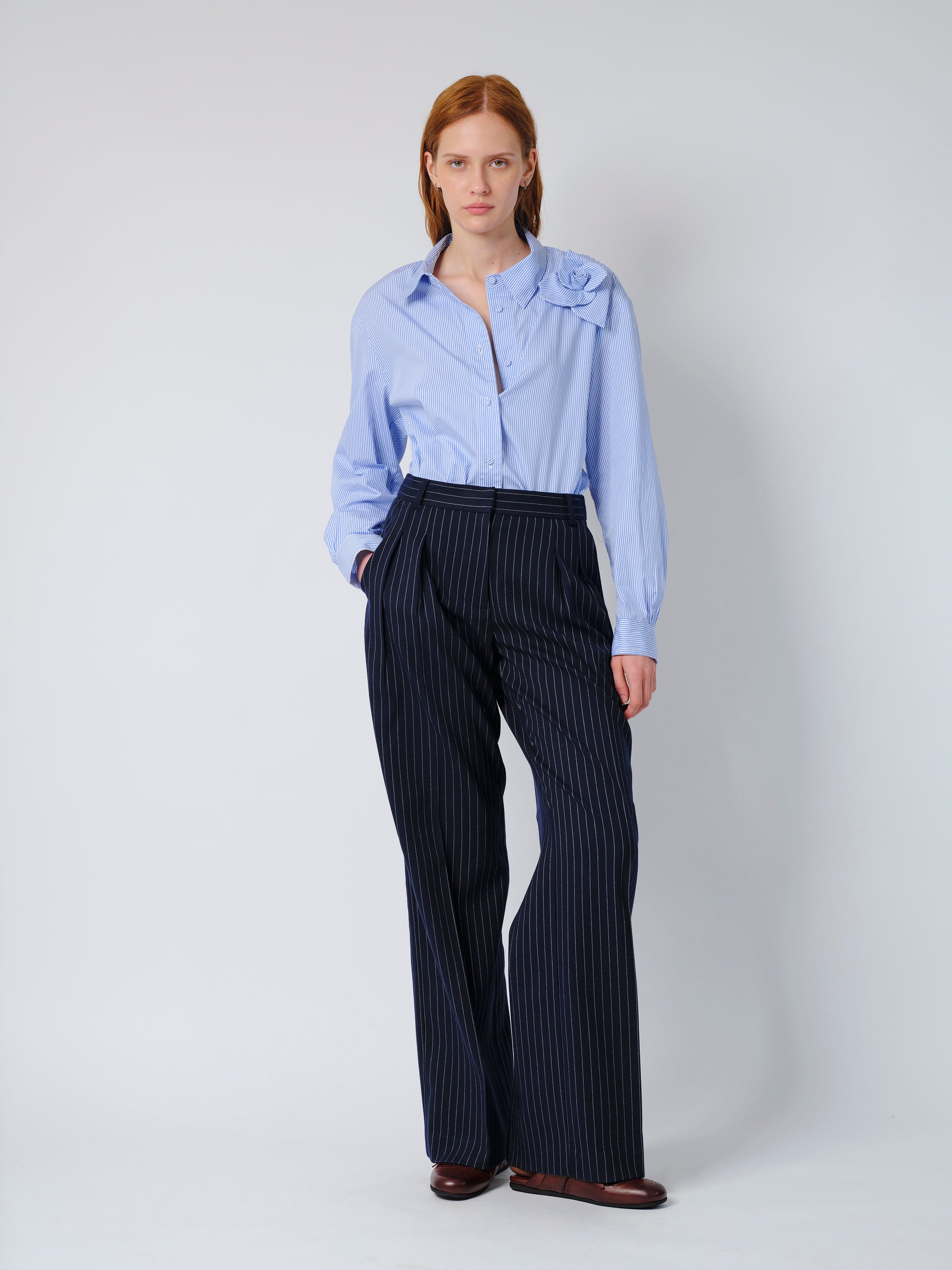 The Flor shirt in sky blue pinstripe