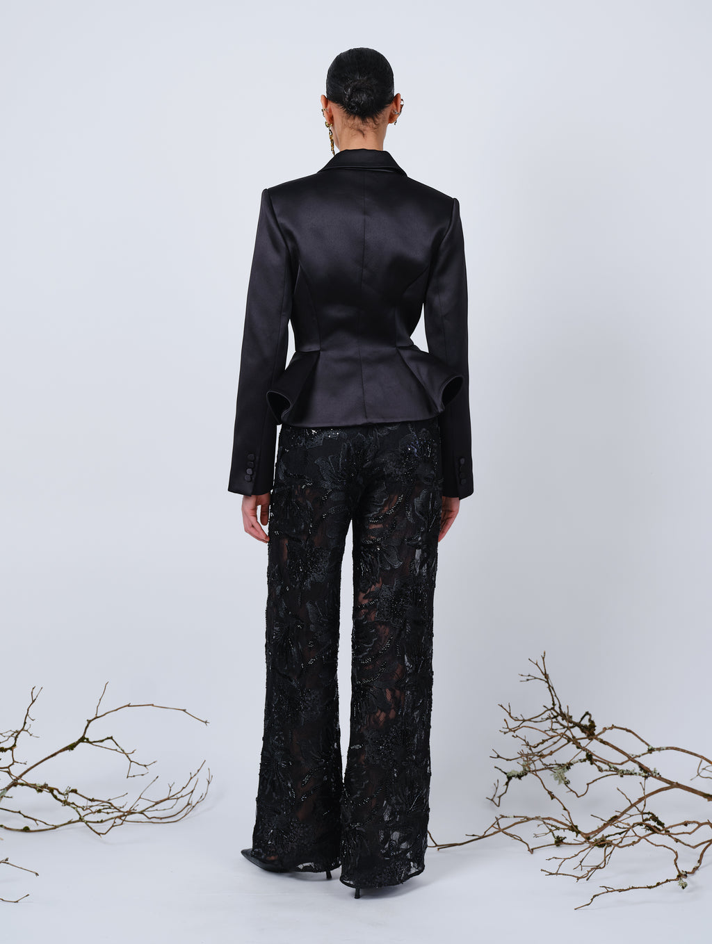 The pepblum blazer in black