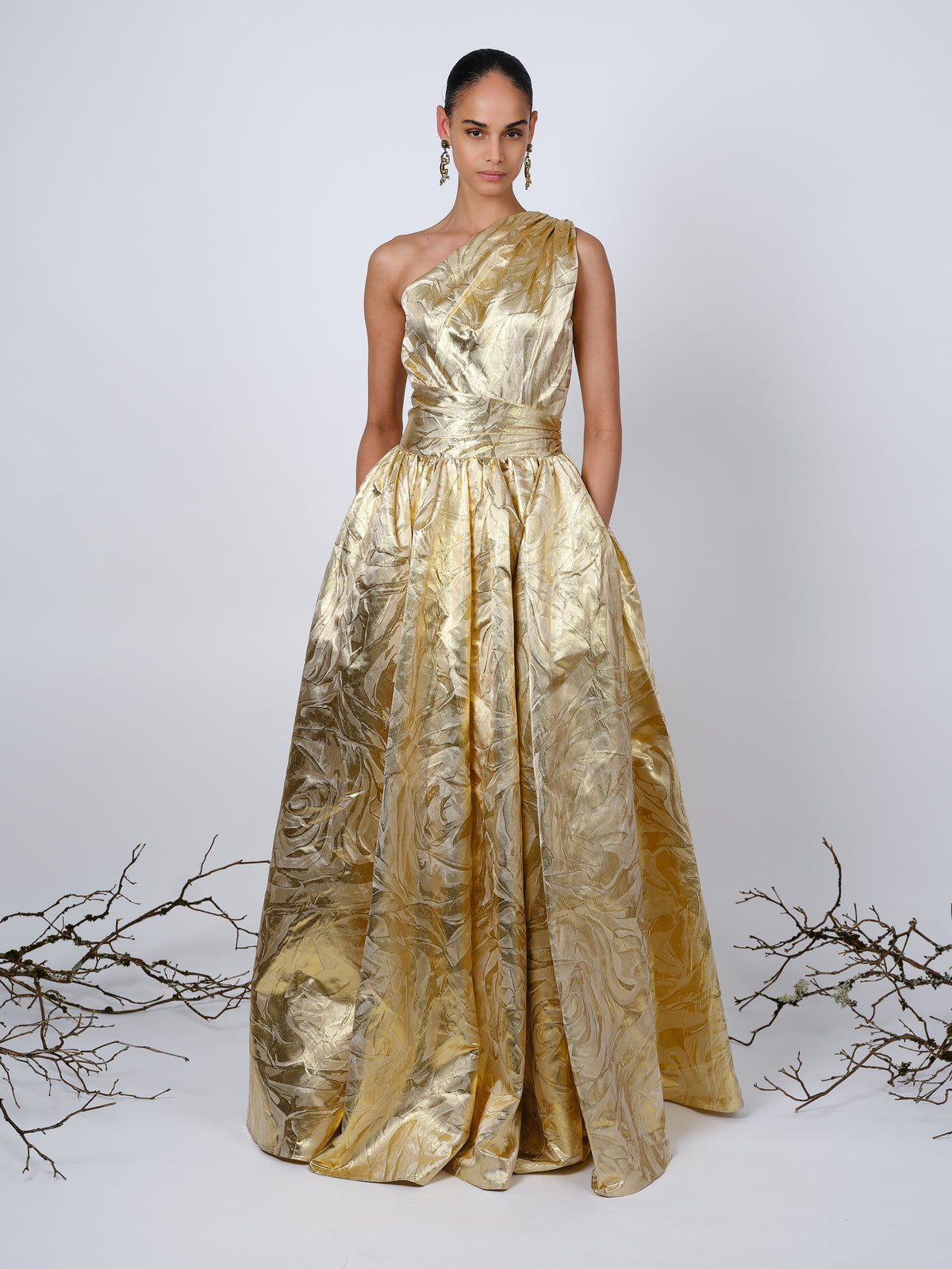 The Bianca gown in gold