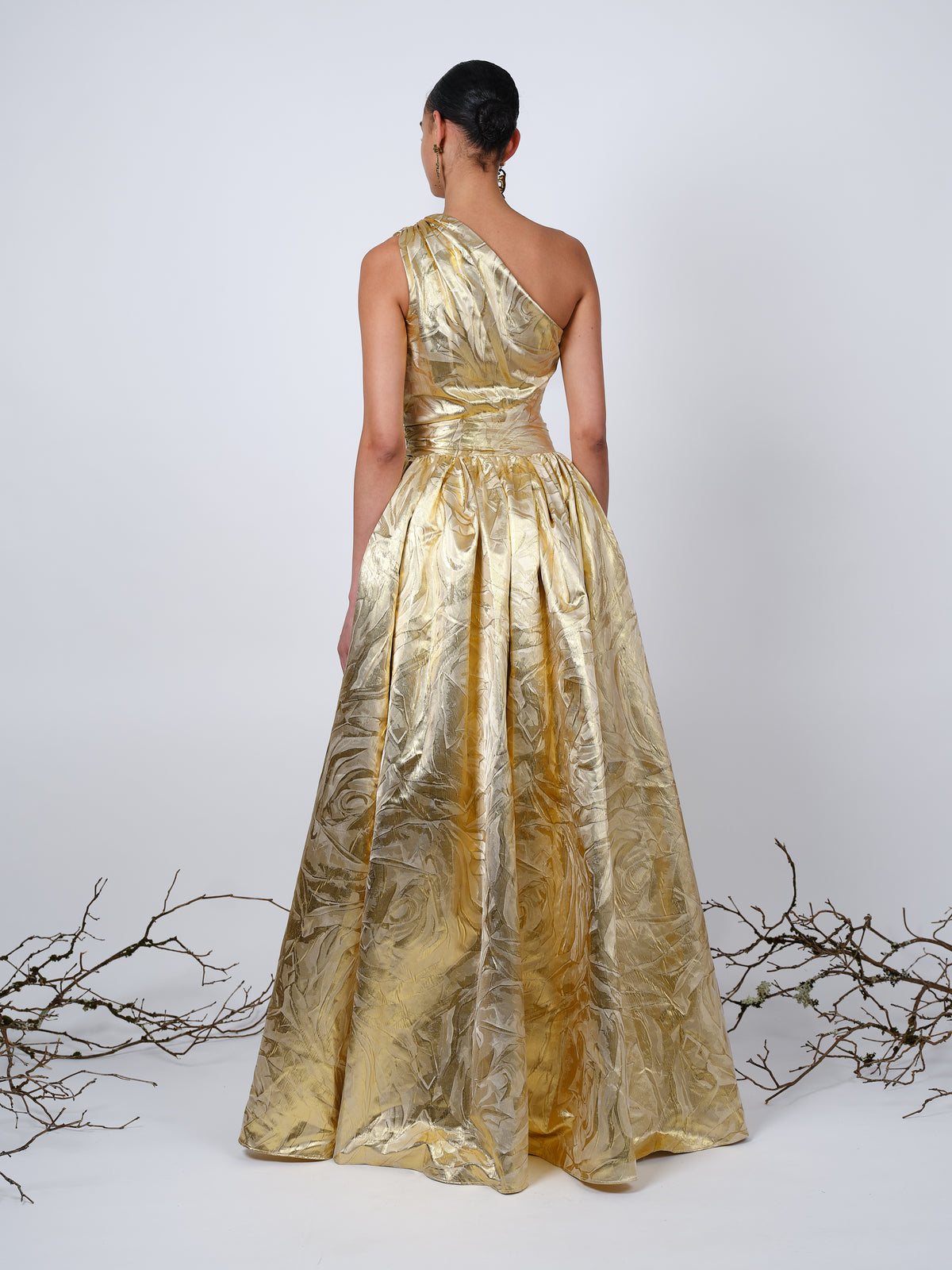 The Bianca gown in gold