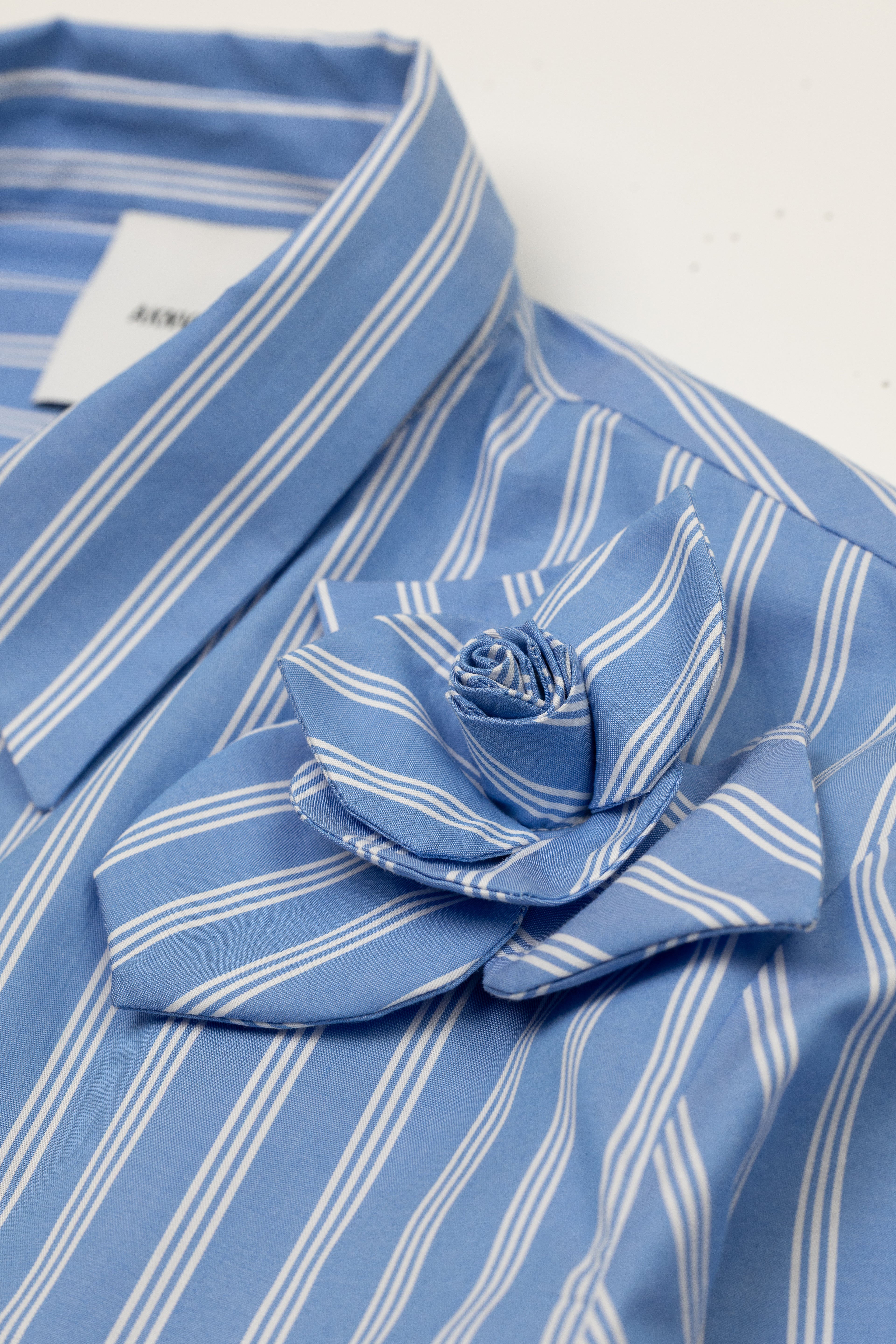 The Flor shirt in blue stripe